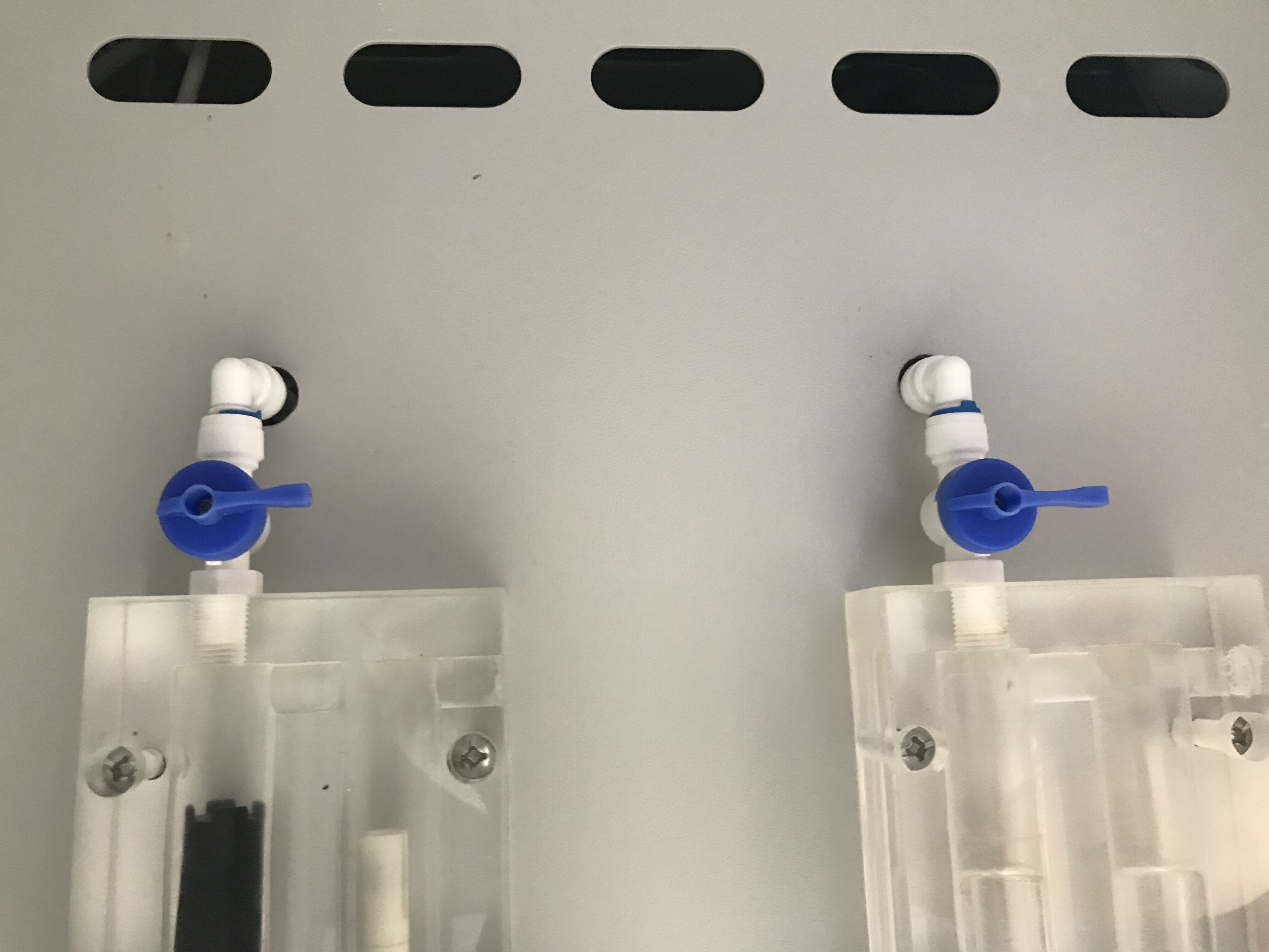 水質(zhì)在線(xiàn)分析儀閥門(mén)細(xì)節(jié)圖